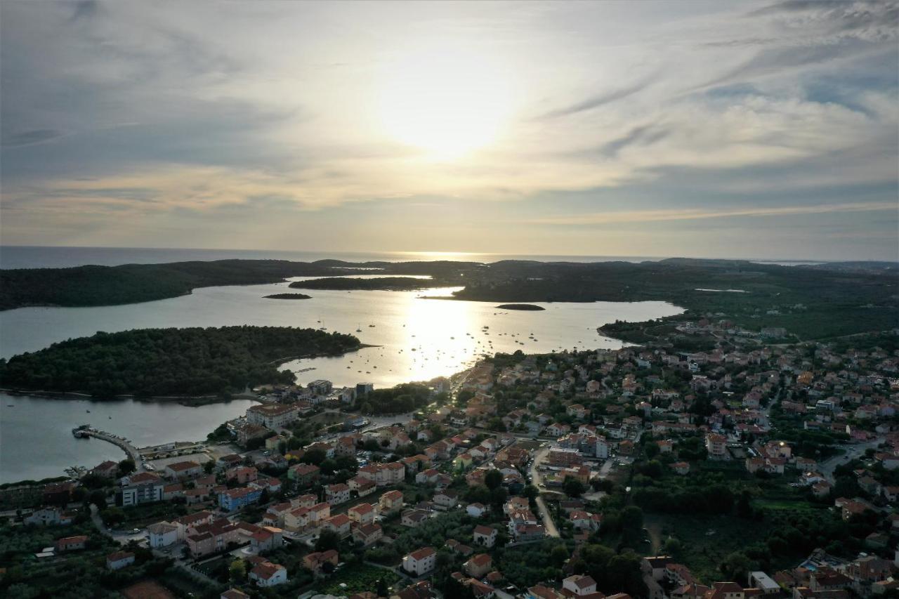 Apartments Ines Медулин Екстериор снимка